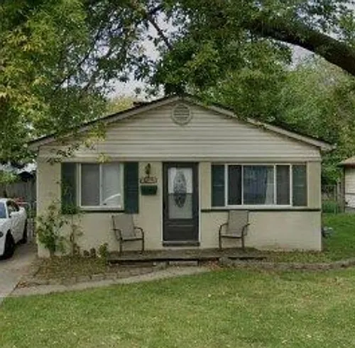 27067 Lawnwood St Photo 1
