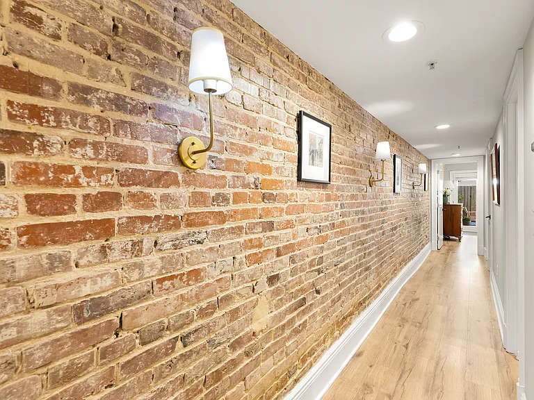 1354 Kenyon St NW — Photo 9
