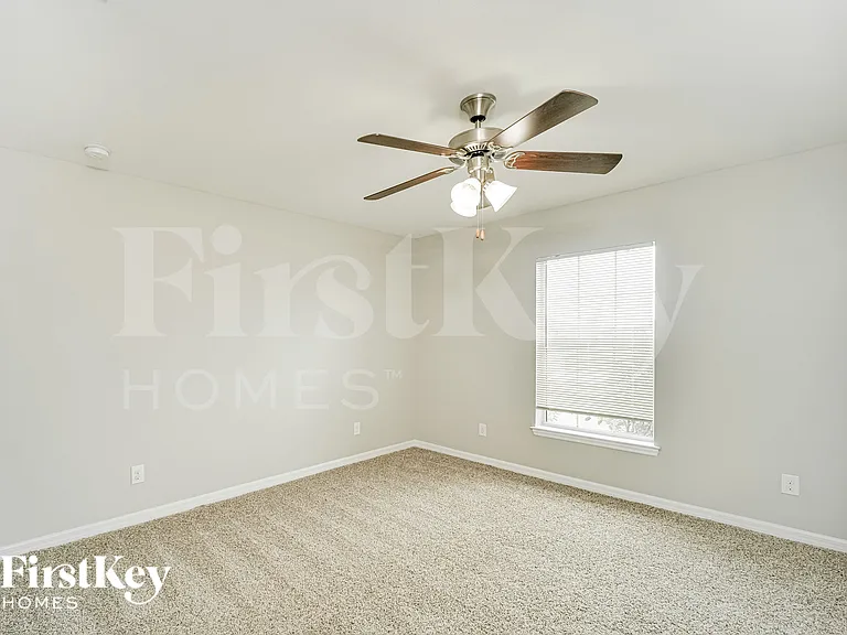 2325 NW 34th Ave — Photo 16
