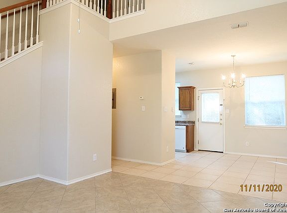 5th image of 120 Aransas Pass