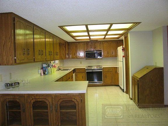 3rd image of 1117 E Matz Ave