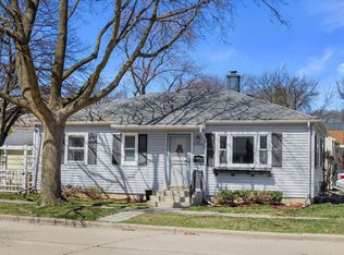 9200 W Park Hill Ave, Milwaukee, WI 53226