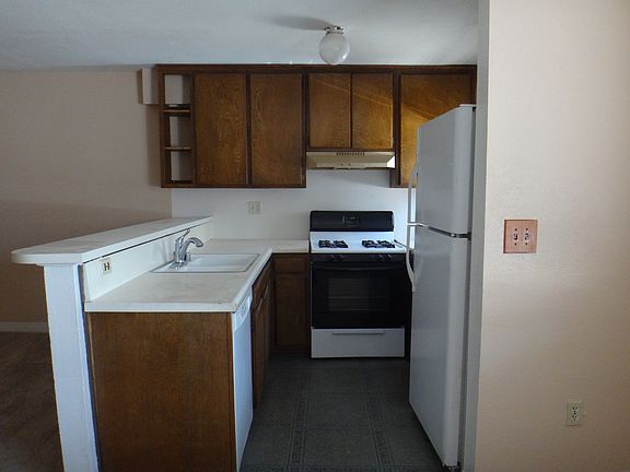 5th image of 18530 Hatteras St Unit 119
