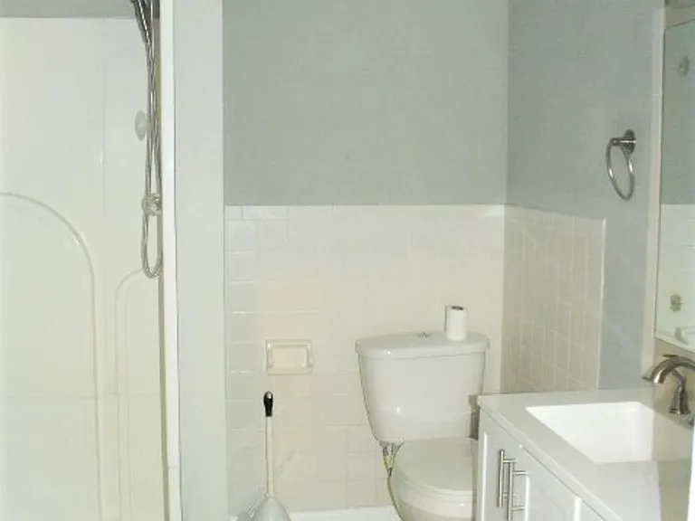 901 Johnson Ave — Photo 12