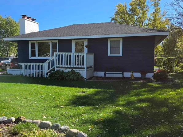2020 E Bradley St, Beloit, WI 53511