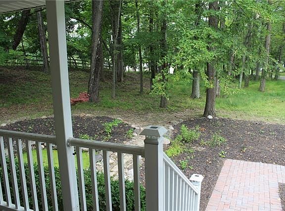 2nd image of 121 Crawford St