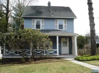 128 Columbus Dr, Tenafly, NJ 07670
