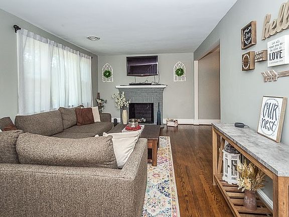 5th image of 304 Marvin Ave