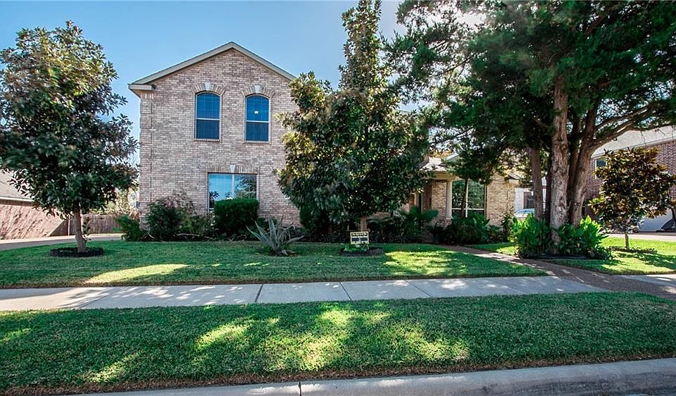 1st image of 1012 Southlake Dr