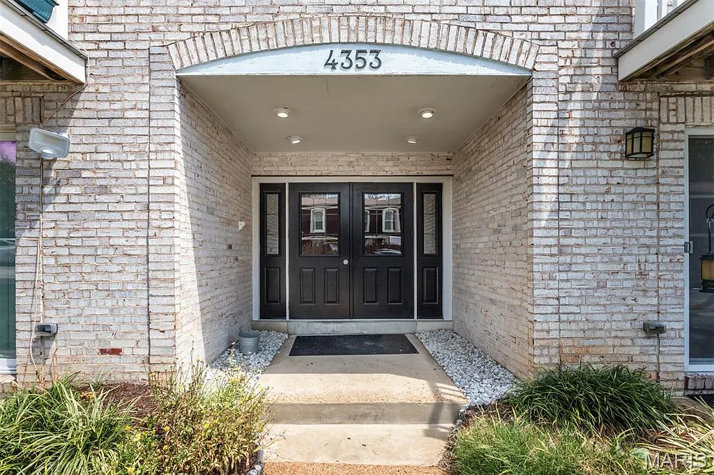 4353 Chateau De Ville Dr APT A photo 1