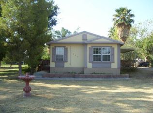 559 Cox Ave, Moapa Valley, NV 89040