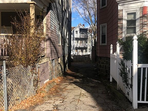 5th image of 10 Hosmer St