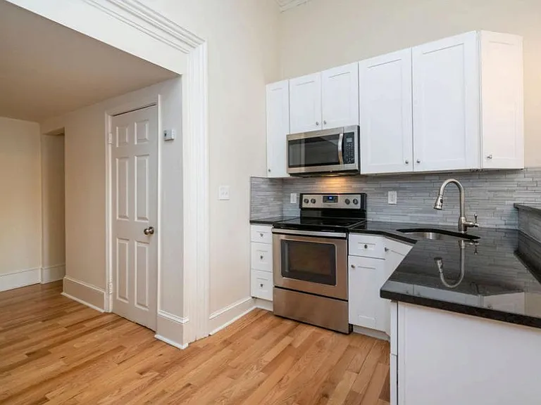 32 E Preston St #A — Photo 12
