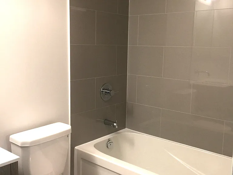 100 Harbour St #1611 — Photo 2