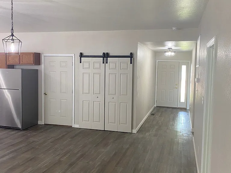 4866 Richmond Dr — Photo 37
