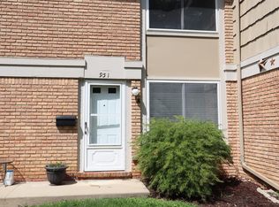 951 Barclay Ln, East Lansing, MI 48823