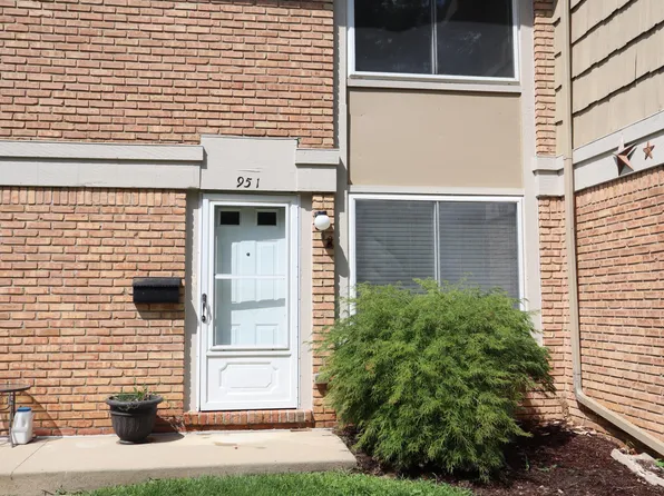 951 Barclay Ln, East Lansing, MI 48823