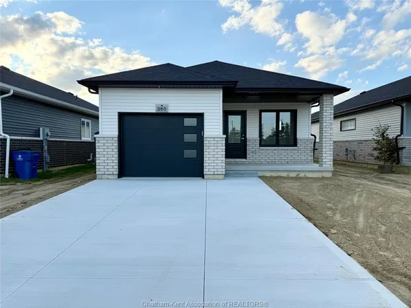 244 Ironwood Trl, Chatham Kent, ON N7M 0A6