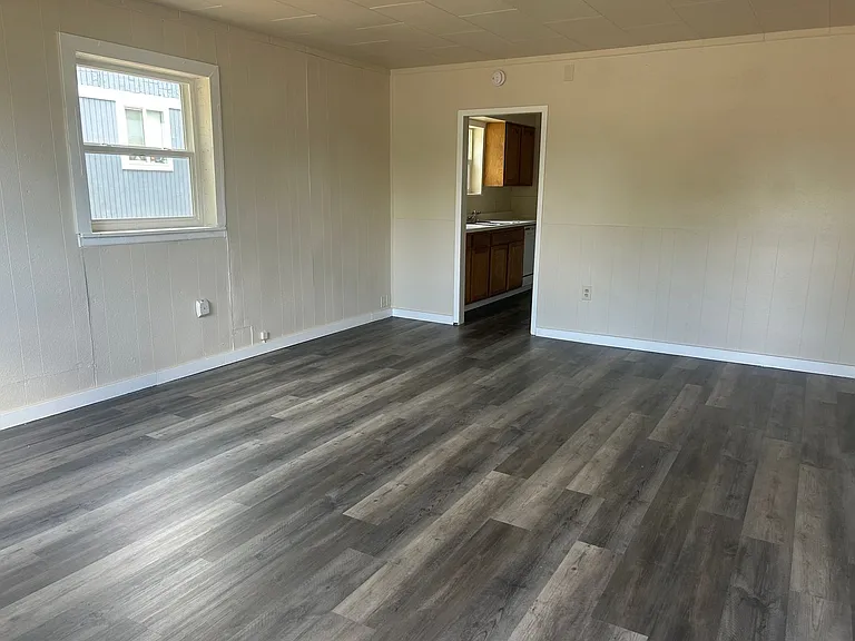 2918 N Hamilton St — Photo 2