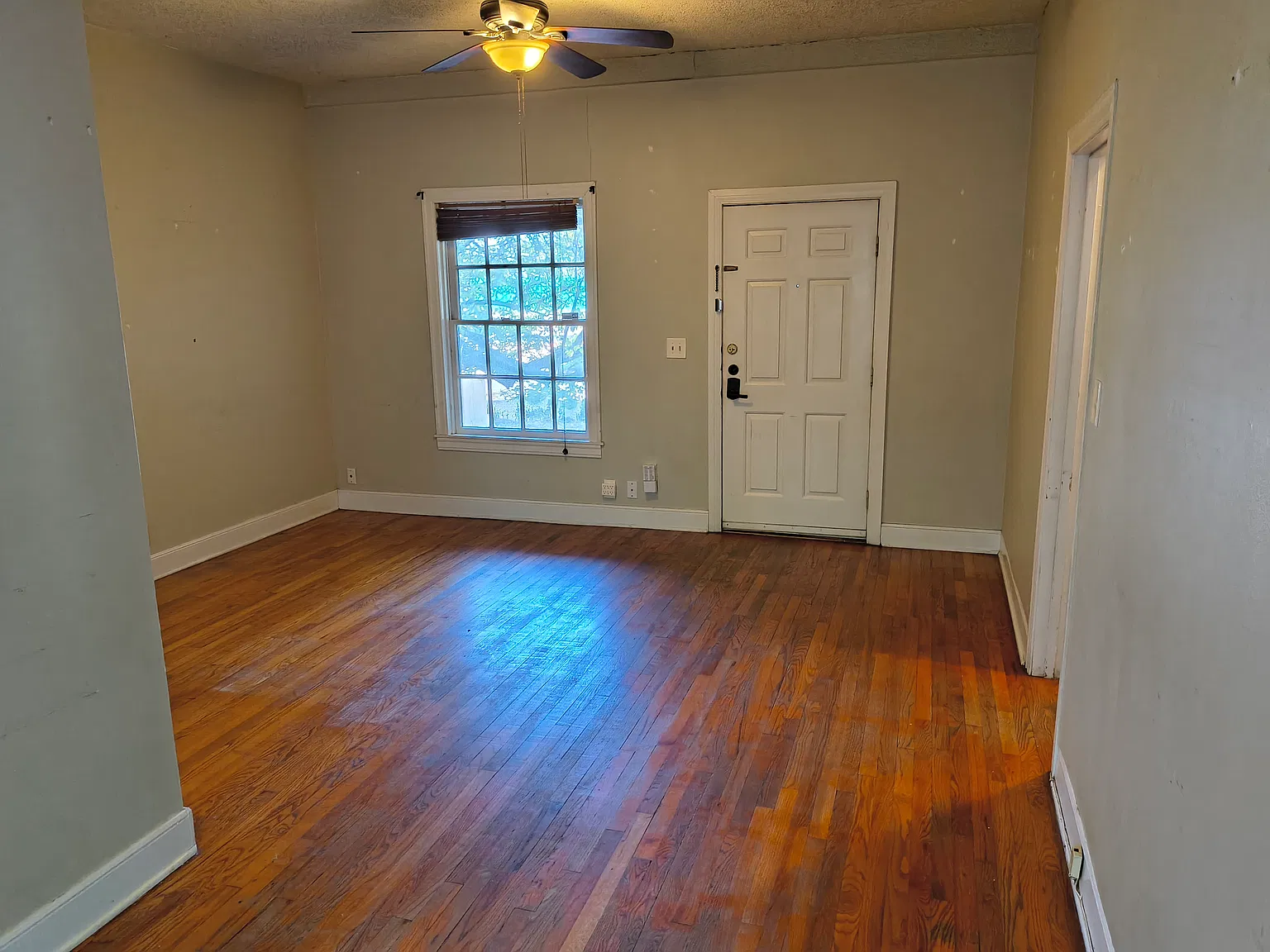 2 bed, 1000 sqft, $1,800 — Photo 4