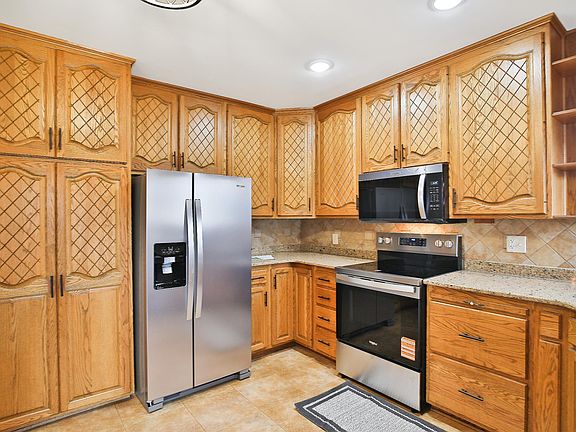 5th image of 411 2nd St