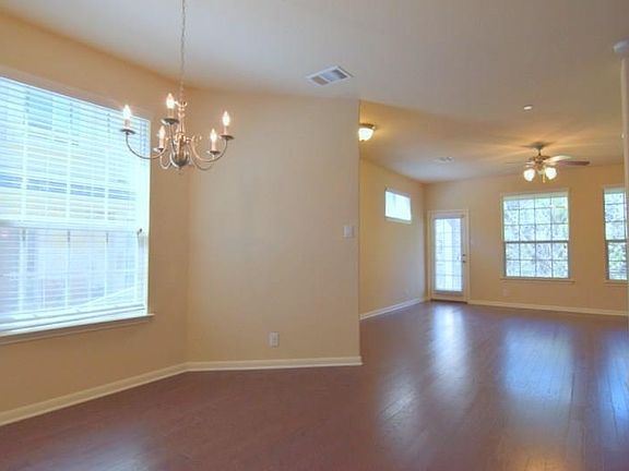 3rd image of 3101 Davis Ln APT 6602