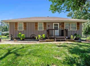 911 SW 8th St, Lees Summit, MO 64081