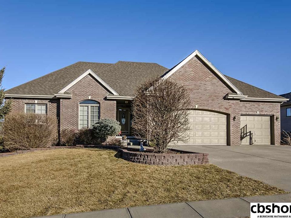 1st image of 2421 Broadwater Dr