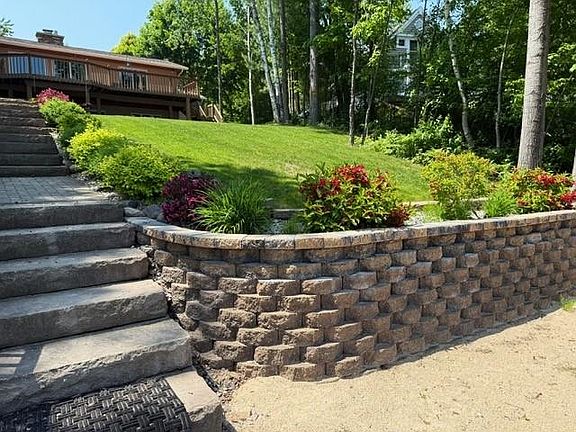 4th image of 2151 Heather Way