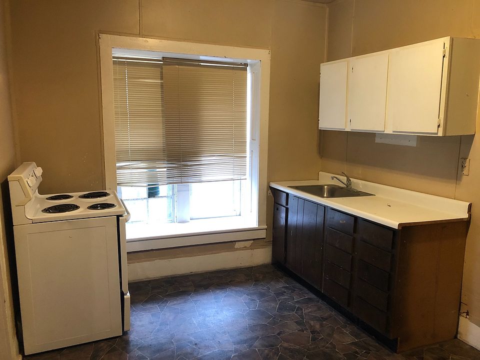 1st image of 307 N Elm St #305