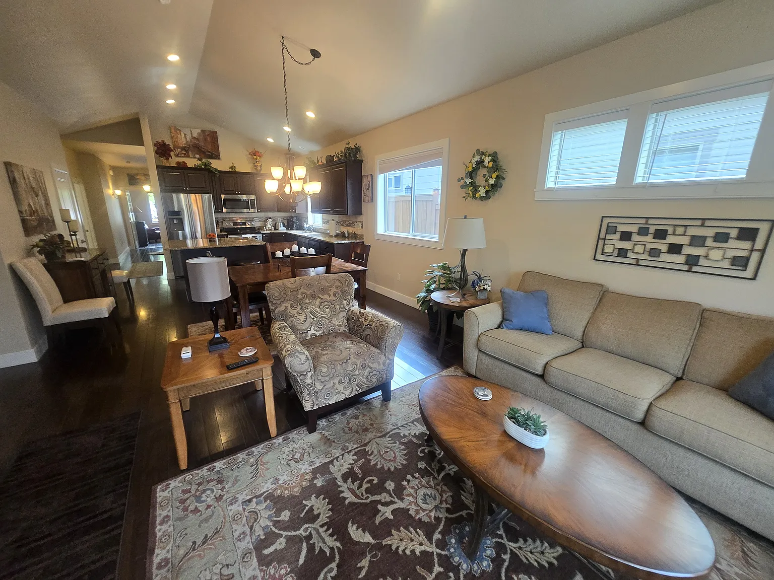 3 bed, 1395 sqft, $2,500 — Photo 4