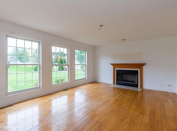 4th image of 1375 Anthony Ct