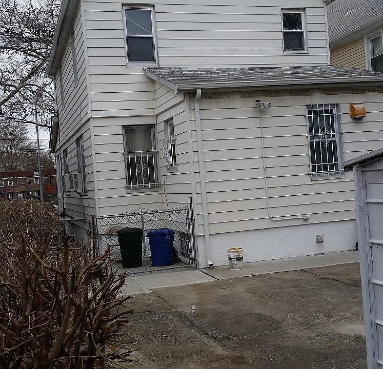 2nd image of 10923 204th St