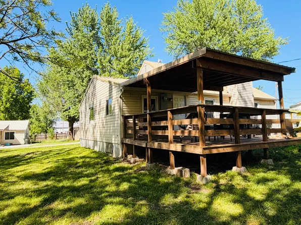 301 S College Street, Stockton, MO 65785