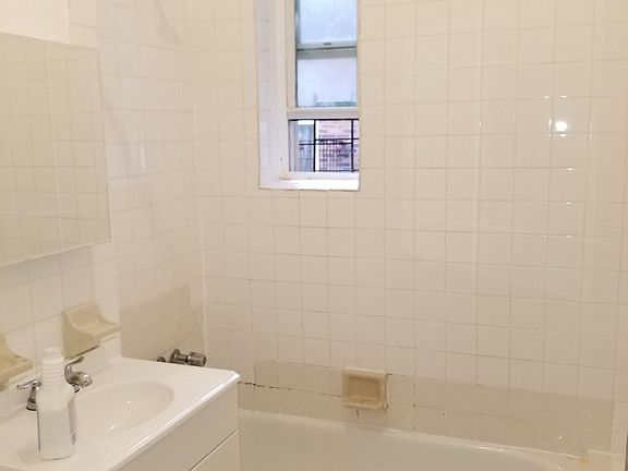 5th image of 1505 Leland Ave APT 2A