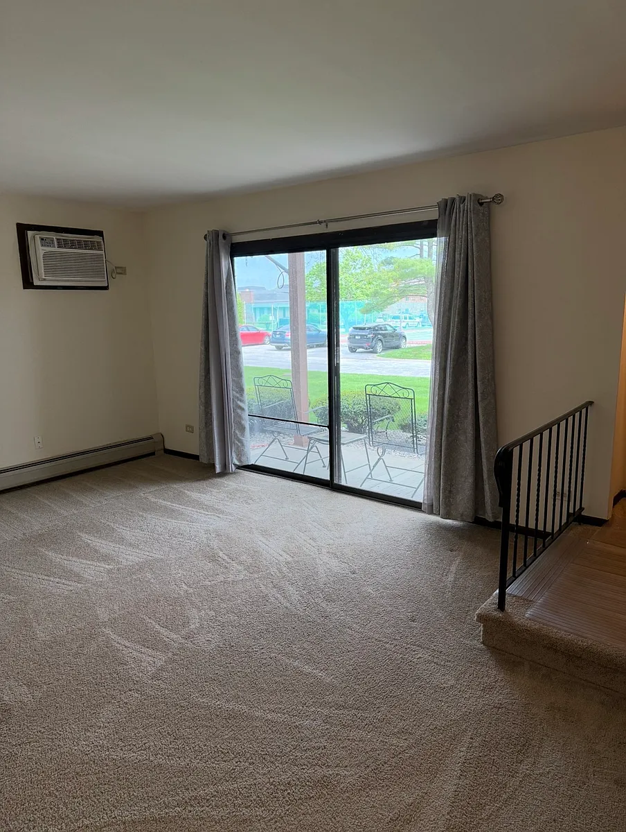 Building Photo - 15813 Terrace Dr #1A