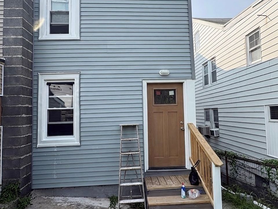 1st image of 617 Pine Hill St #1