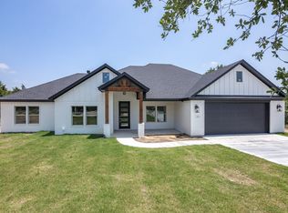 115 W Stagecoach Trl, Weatherford, TX 76087