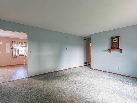 3rd image of 1725 Fletcher St