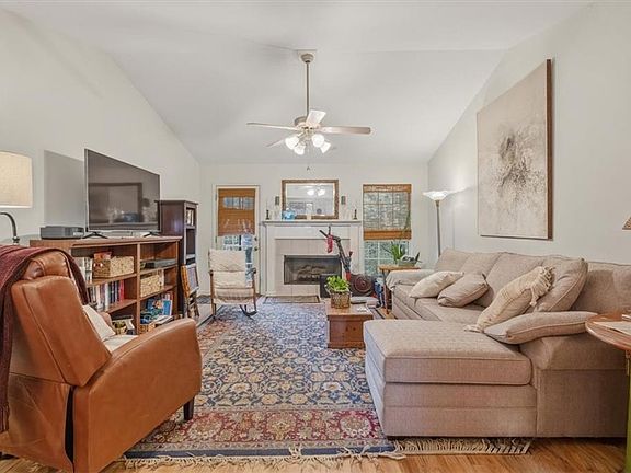 5th image of 3 Clarendon Pl NW