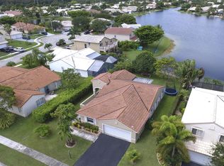 320 NW 187th Ave, Pembroke Pines, FL 33029