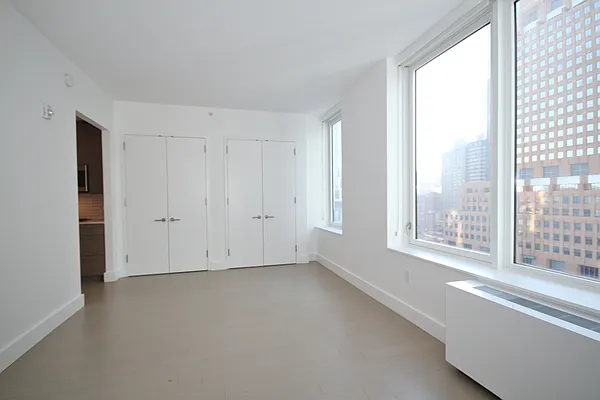 Rented by Red Apple Group | media 22