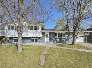 1524 Twin Sisters Dr, Longmont, CO 80504