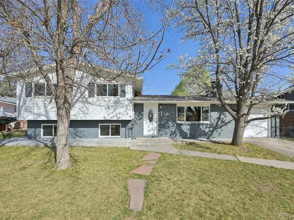 1524 Twin Sisters Drive, Longmont, CO 80504