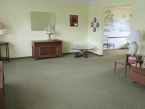 4th image of 20570 Evon Ln