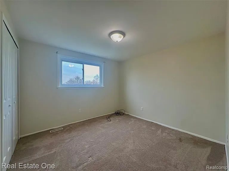 26950 Rochelle St — Photo 12