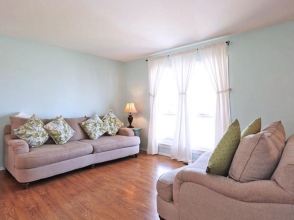 4th image of 105 Eliasek Ct