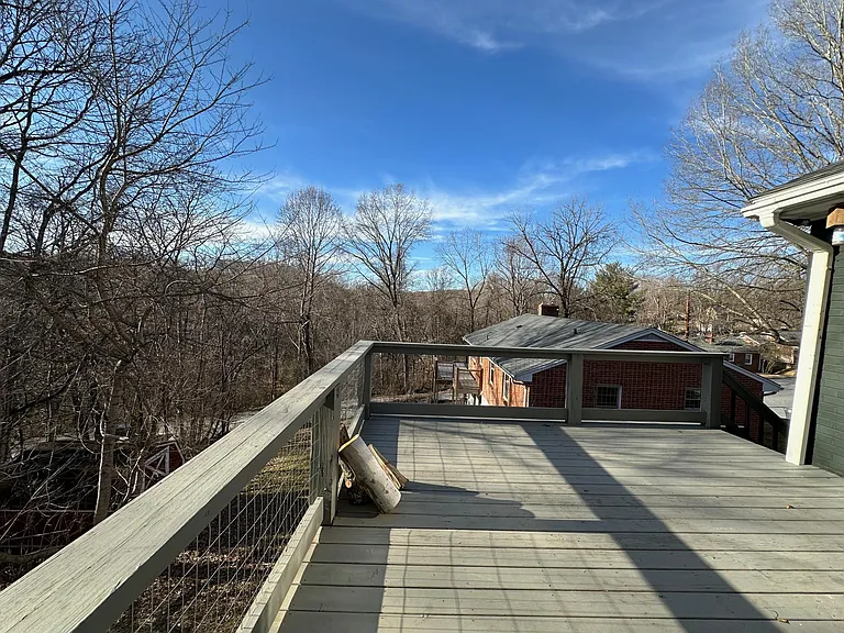 105 Meadowview Dr — Photo 12
