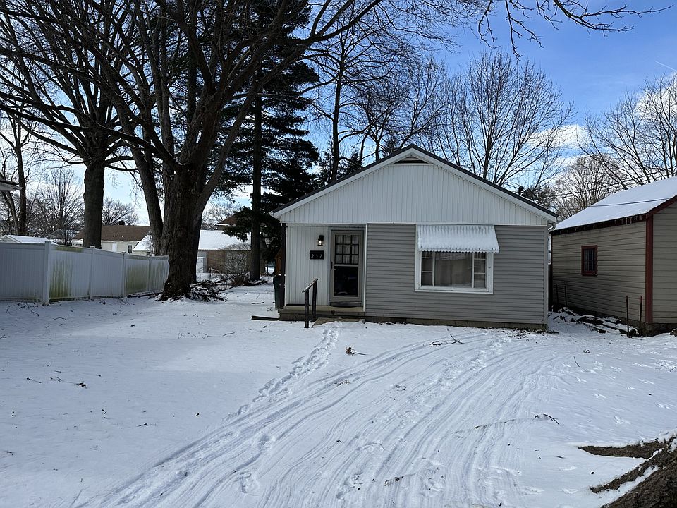 FRONT OF HOUSE