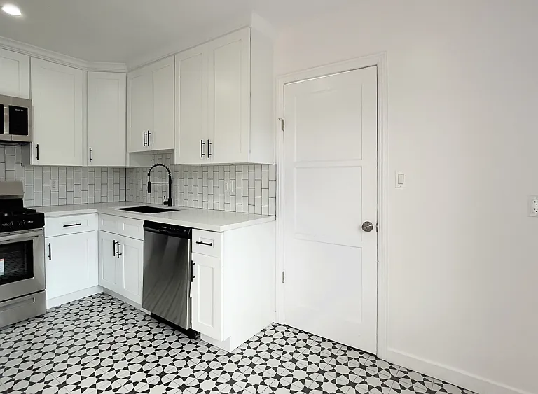 5701 San Vicente Blvd #1 — Photo 2